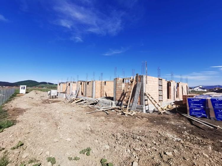 Apartament 3 camere bloc nou Sanpetru zona Primaverii