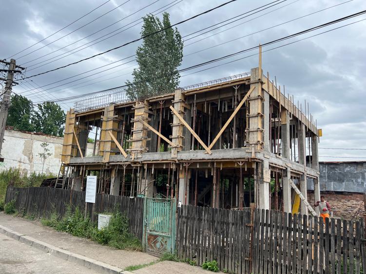 Casa individuala cuplata de vanzare