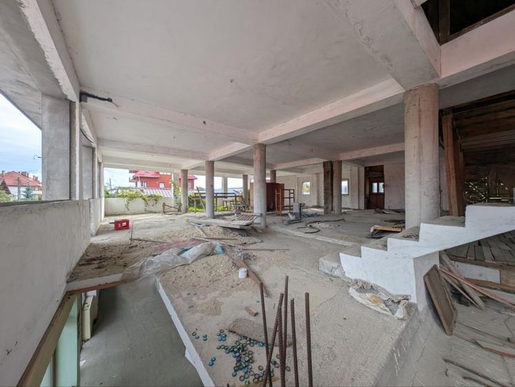 Investitie ideala - Cladire cu Spatiul Comercial la Parter, Teren 845 mp