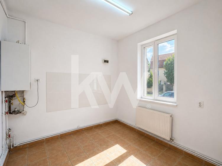 SPATIU COMERCIAL 30MP | SUPRAFATA VITRATA 4 ML | Zona Astra