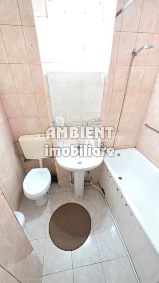 Apartament cu 4 camere, etaj 3, VASLUI zona Ultracentrală;