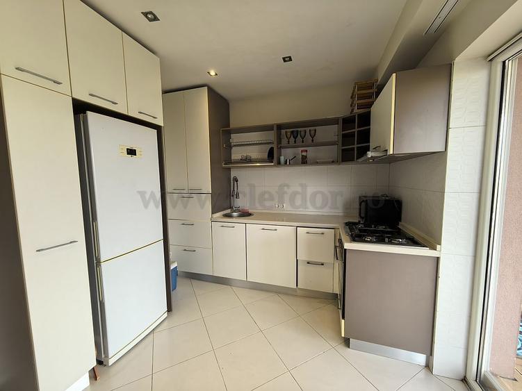 Apartament cu 3 camere de închiriat în zona Pipera
