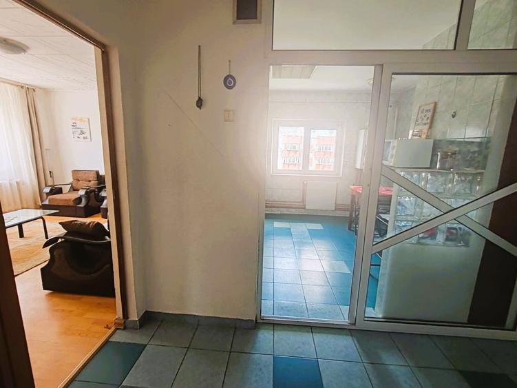 Apartament 3 camere -13 septembrie cu centrala proprie