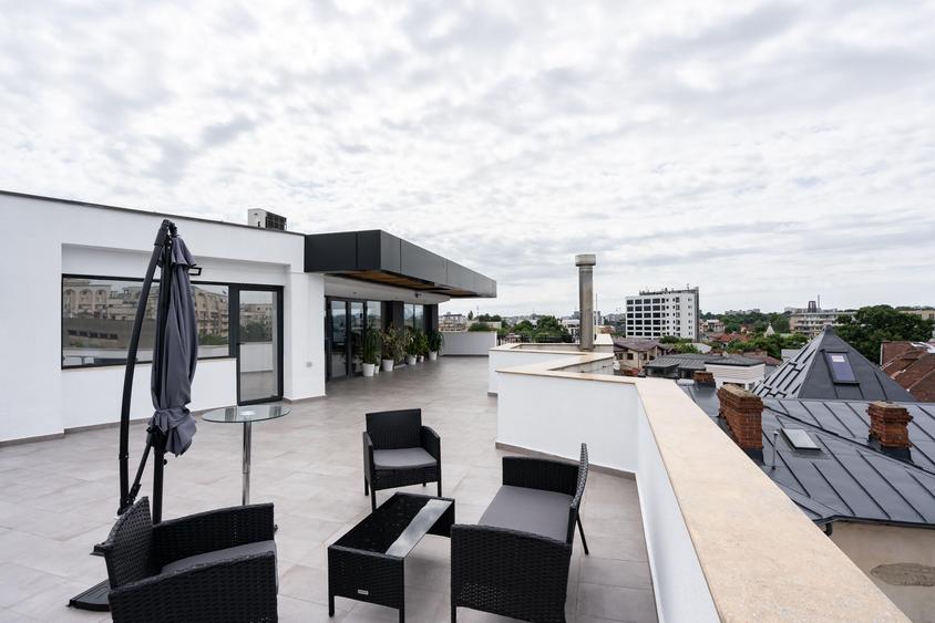 Penthouse de 243 mp (Terasă 105 mp!) cu View Spectaculos si 3 locuri de parcare