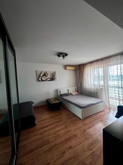 Garsoniera la cheie Vitan Barzesti in spatele Hotelului Rin Grand cu centrala