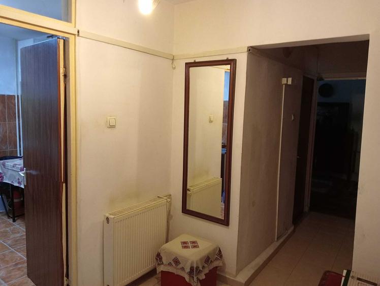 Apartament 4 camere de vanzare Tg Cucu - Podul de Fier