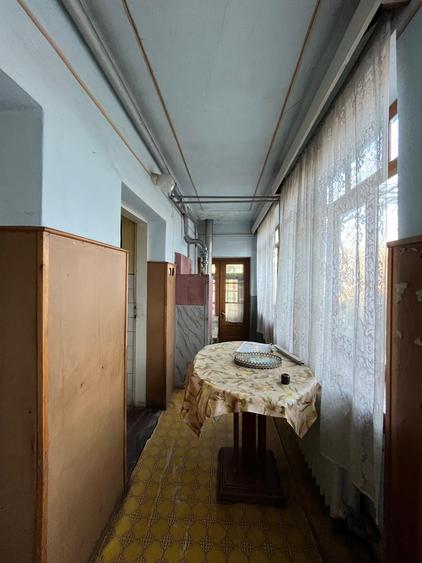 Casă cu 5 camere, acces auto, gaz, central, Salonta, Bihor.