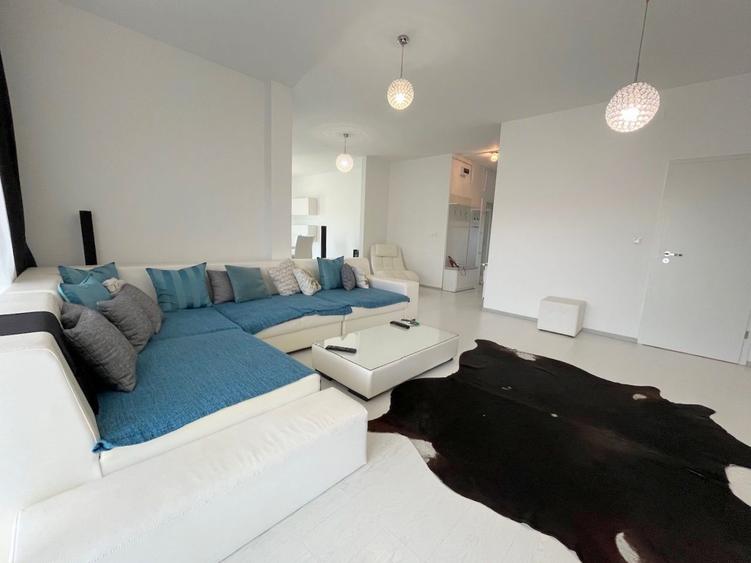 Penthouse Modern cu 3 camere cu loc de parcare - Calea Lipovei