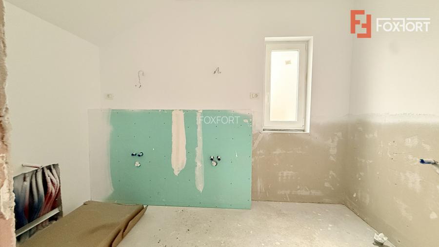 Duplex despartit, de vanzare 4 camere - curent trifazic - Mosnita Veche - 15