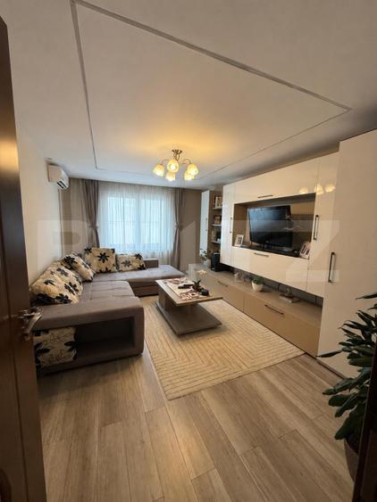 Apartament de vanzare - 4 camere - Zona Tudor