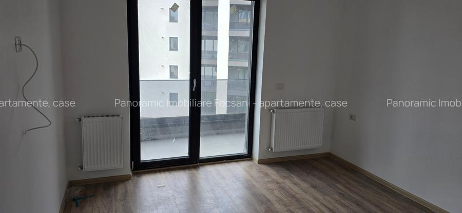 2 camere de vanzare  Focsani, central, bloc nou - 18