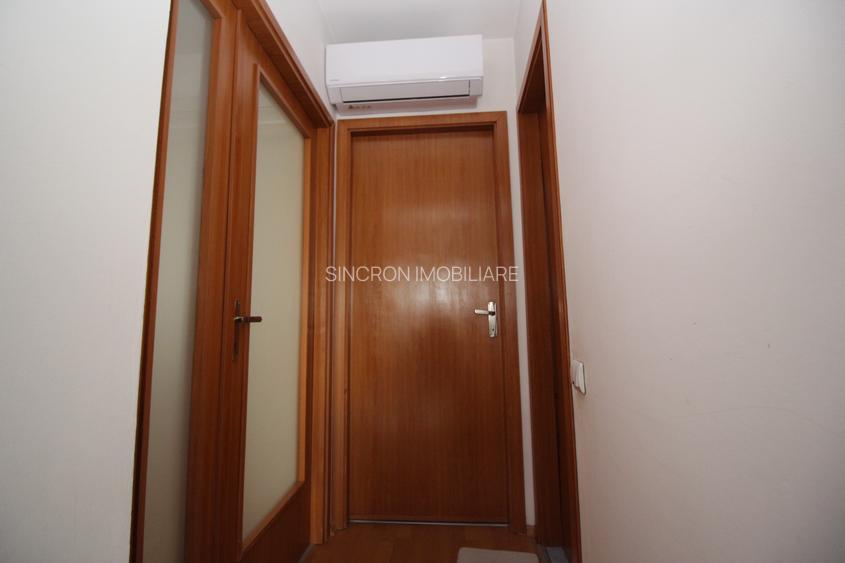 3 camere cu living de 31 mp, dormitoare de 14 și 12, bucătărie de 10,  centrală - 17