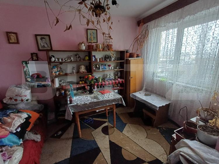 Apartament 3 camere, 46 mp, zona Plopilor
