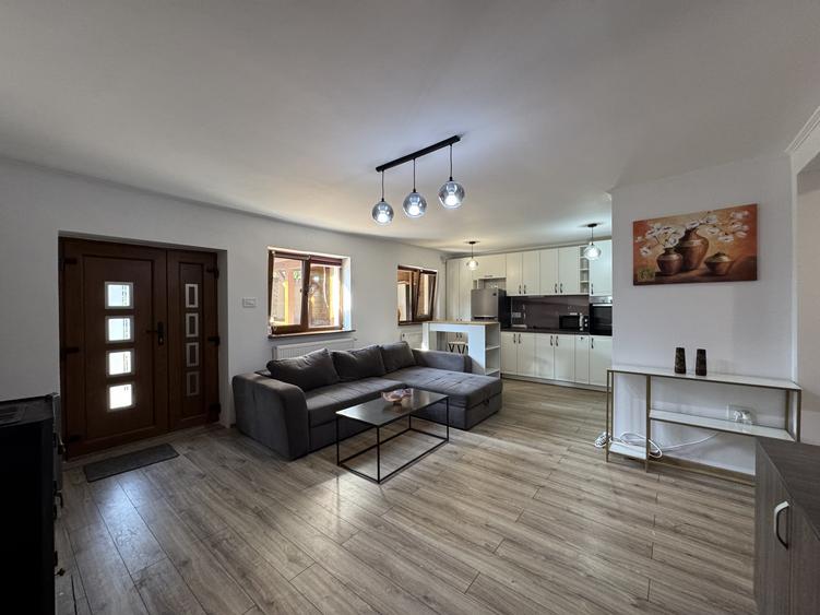 Casa parter, renovata, mobilata, gradina amenajata, str Petofi Sandor-Dumbravita