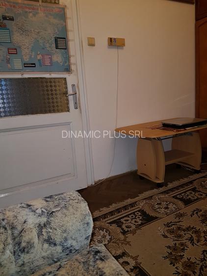 O camera de inchiriat , pentru o  fata - 3