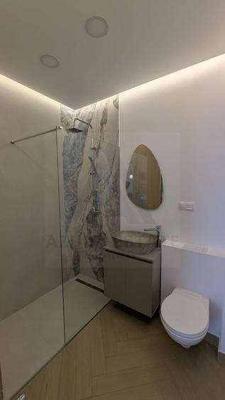Penthouse premium 4 camere 120 mp utili terasa 88 mp zona Lazaret