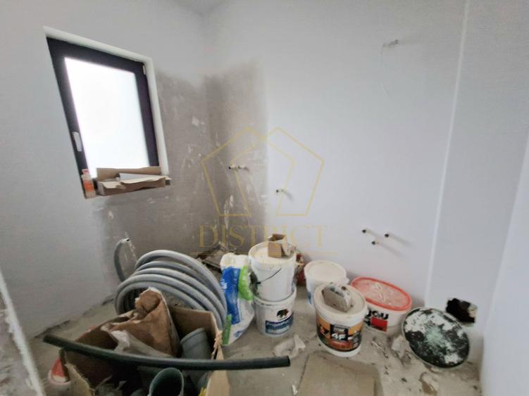 Duplex spatios despartit prin camera tehnica cu 5 camere | Urseni