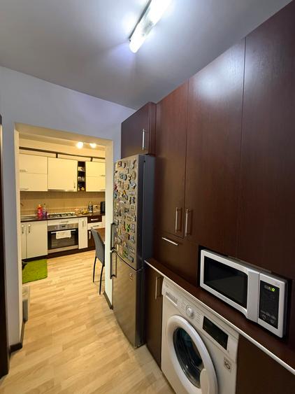 Apartament spațios cu 3 camere- mobilat și utilat- zona Sc. Gen. Andrei Saguna
