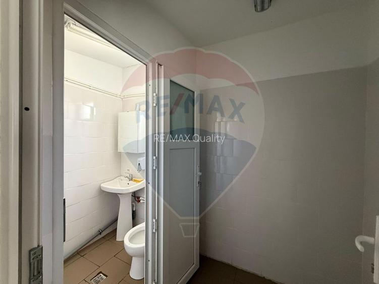 Spațiu comercial cu vitrina stradala, curent trifazic 380V - 5