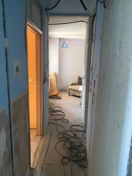 Apartament de vânzare cu 3 camere semifinisat