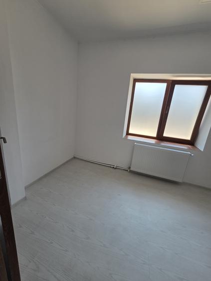 SPATIU COMERCIAL | PIATA KM 4-5 | PRETABIL PENTRU ORICE ACTIVITATE