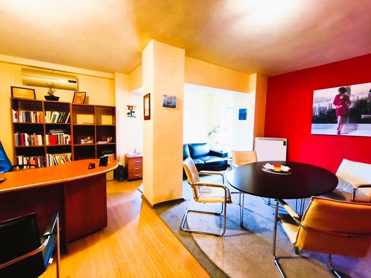 Apartament cu 4 camere/ birou - situat in Centrul Civic - 108 mp