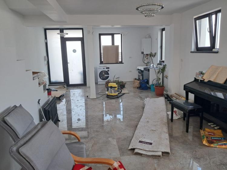 Doua vile DUPLEX Domnesti