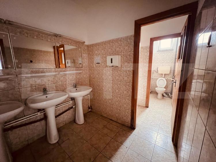 Clădire autorizată servicii medicale, 1400 mp, D+P+1,  Lăpuș
