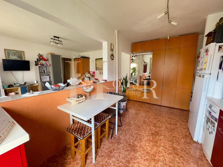 Bucatarie spatioasa, centrala termica proprie, zona linistita !