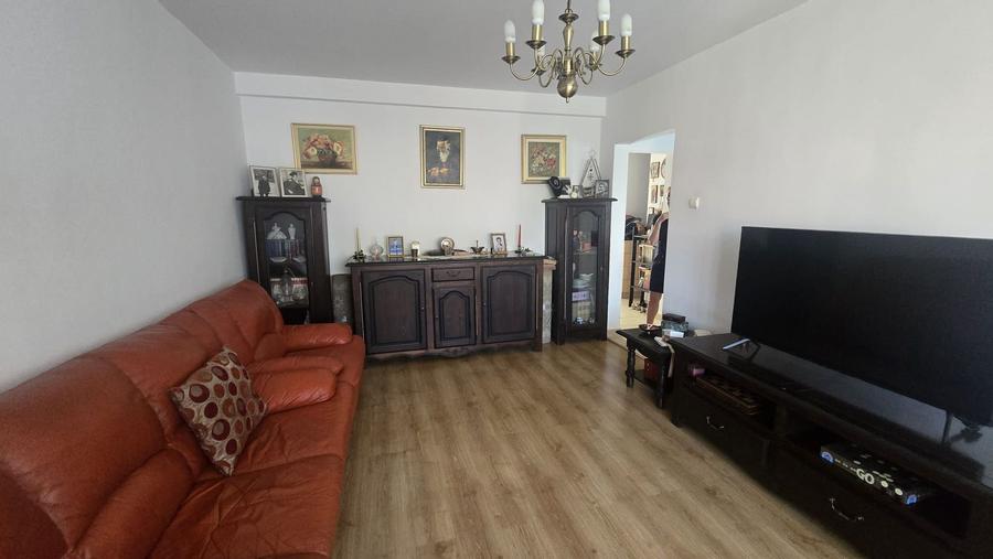 DRISTOR-3 camere, 2 bai, dec, amenajate, bloc 1985, 139.000euro
