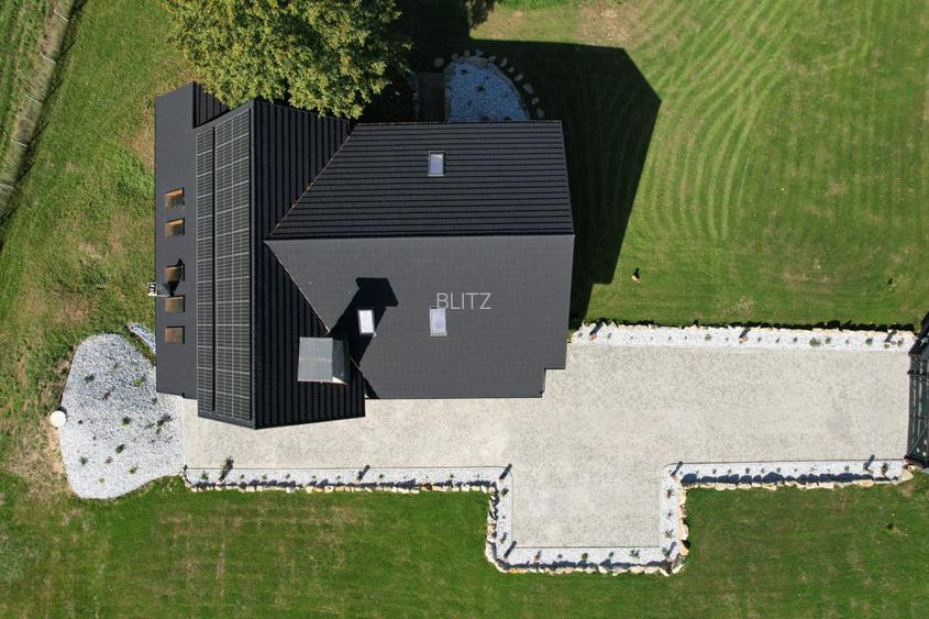 Cabana exclusivista din lemn rotund, 5500mp teren, Sucevita - 6