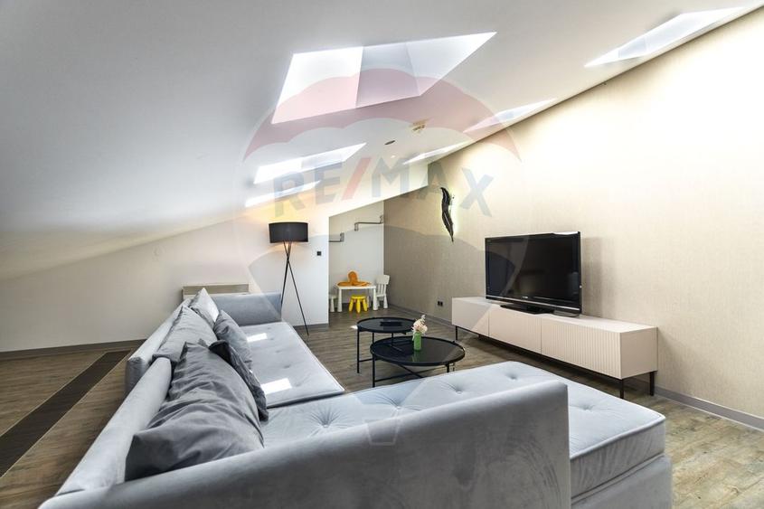 Apartament cu 4 camere de vânzare