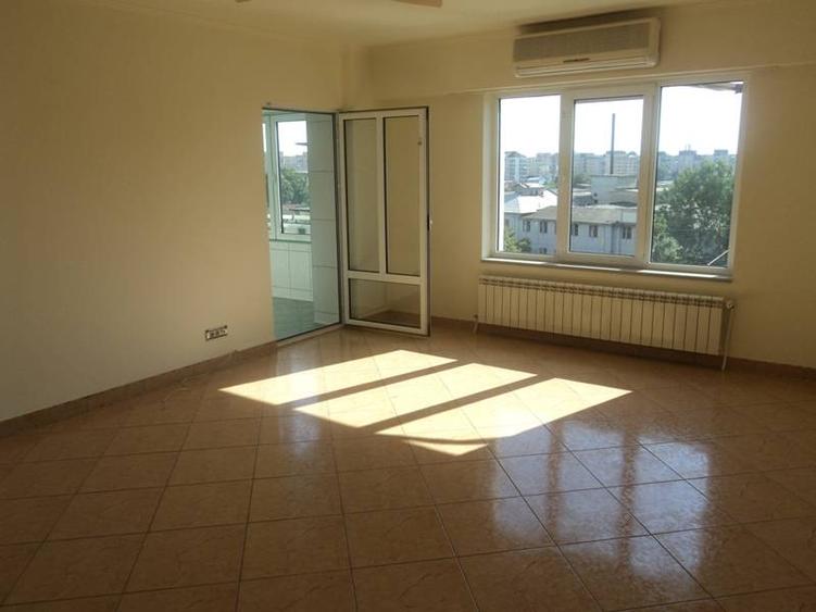 3 camere Unirii - Camera de Comert pretabil locuinta sau birou.