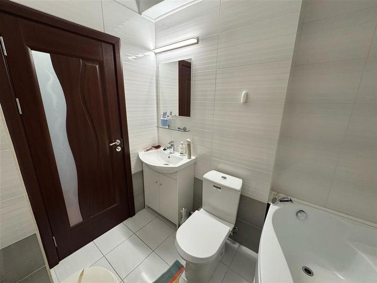 Apartament 2 camere decomandat balcon si parcare Bld Mihai Viteazul