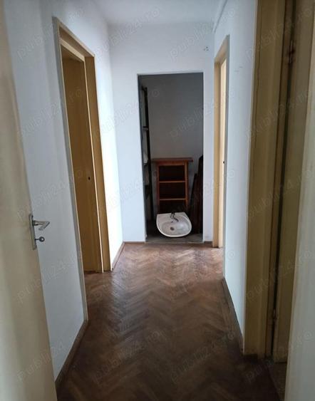 Vânzare Apartament 3 camere în fata metroului Lujerului