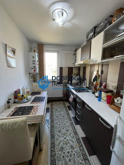 ZONA BIG- 2 CAMERE DECOMANDAT,50 MP.