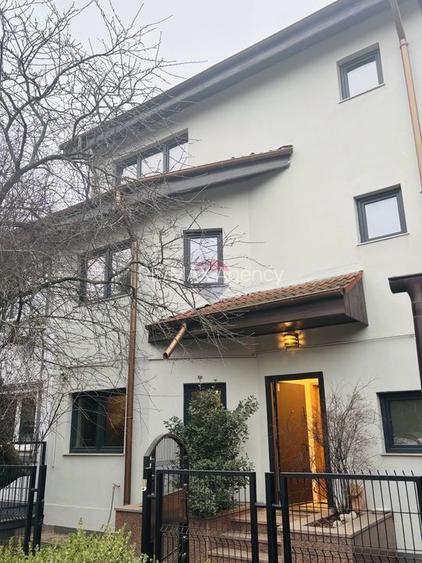 Vilă cu 6 camere de închiriat PIPERA - 26