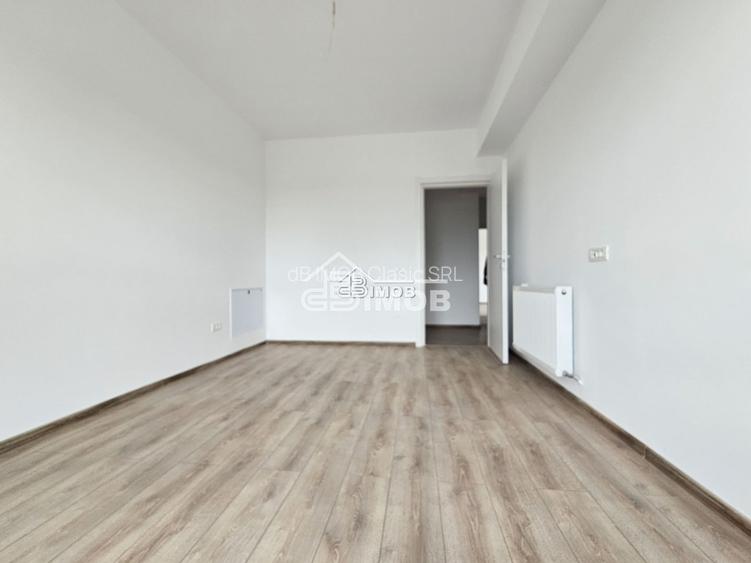Spațiu modern, vizibil și versatil – ideal pentru afacerea ta - 4