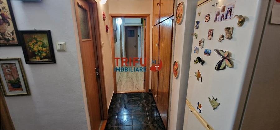 Apartament 3 camere decomandat zona Mercur- Cetate
