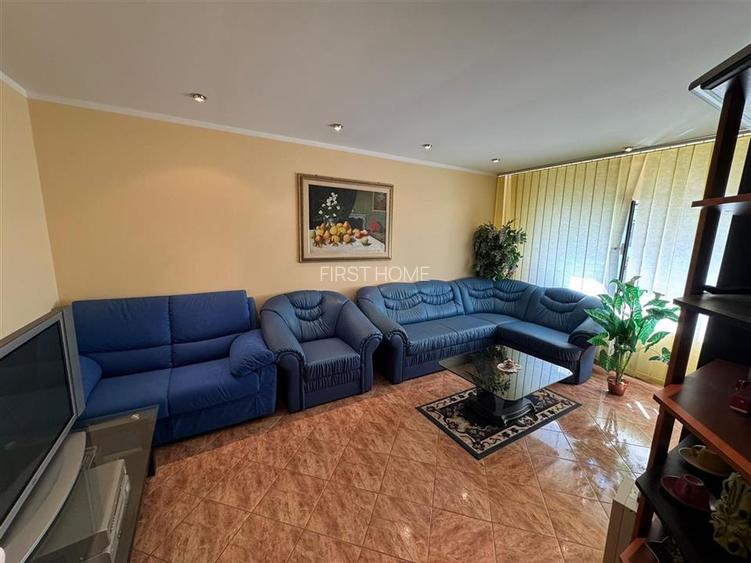 Apartament 2 camere, 54mp, etaj 4 cu acoperis - Central - - 4