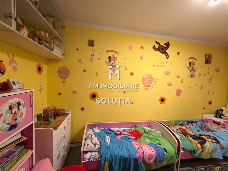 Apartament 3 camere decomandat, etajul 2 -zona Casa de Pensii