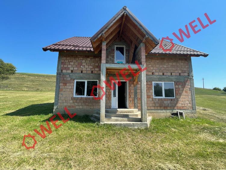 Casă familială de vânzare în Vâlcele