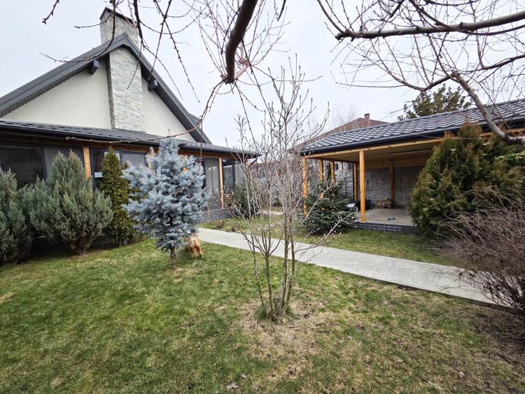 Casa Individuala Tunari Refugiu Rustic Terasa Inchisa Curte Garaj