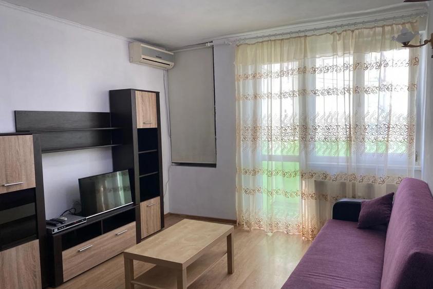 Apartament 2 camere, semidecomandat, 51 mp, balcon, ac, metrou aproape, 1 Mai