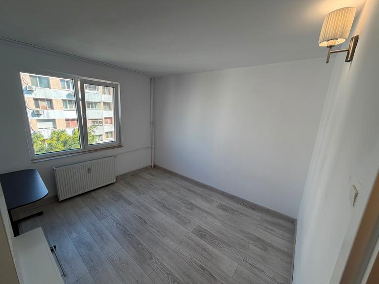 1 Decembrie 1918 3 Camere Decomandat Renovat Bloc 1977 Reabilitat 5 Min Metrou