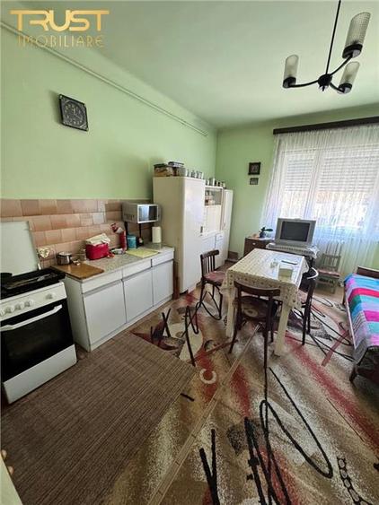 Casa de vanzare l 1040 MP Curte l Front 35 MP l Grigorescu