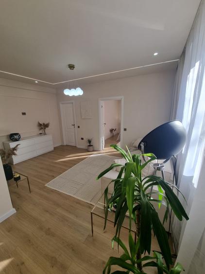 Apartament cu 2 camere,ultrafinisat ,zona centrală