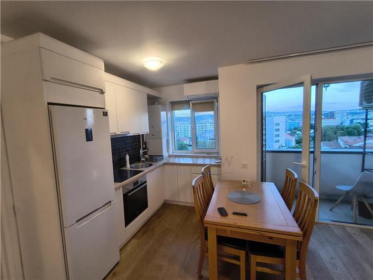 Apartament 3 camere, Piata 1 Mai