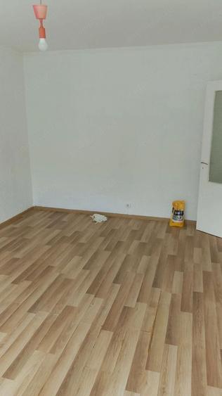 Vânzare apartament decomandat / Drumul Taberei - metrou Râul Doamnei