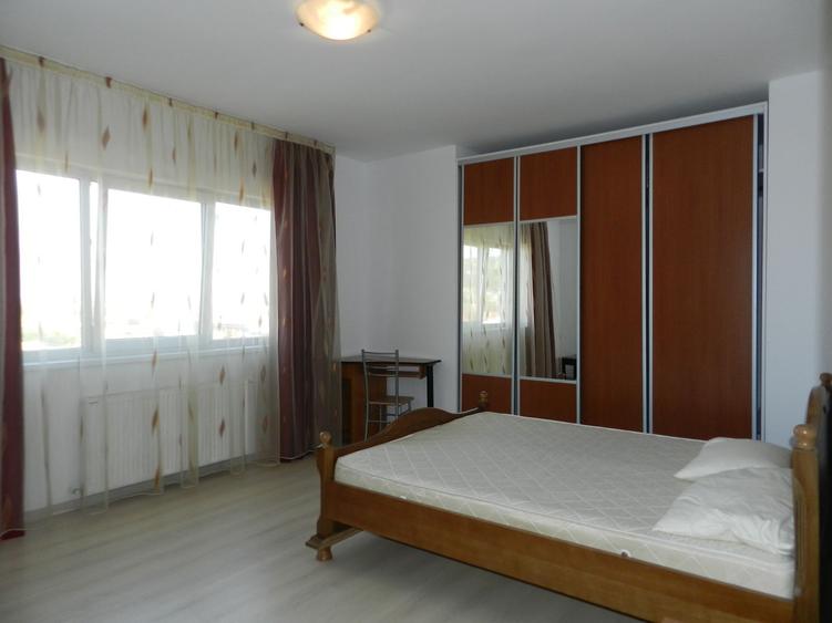 Închiriere 2 camere decomandat | 54 mp + balcon | Parcare subterana